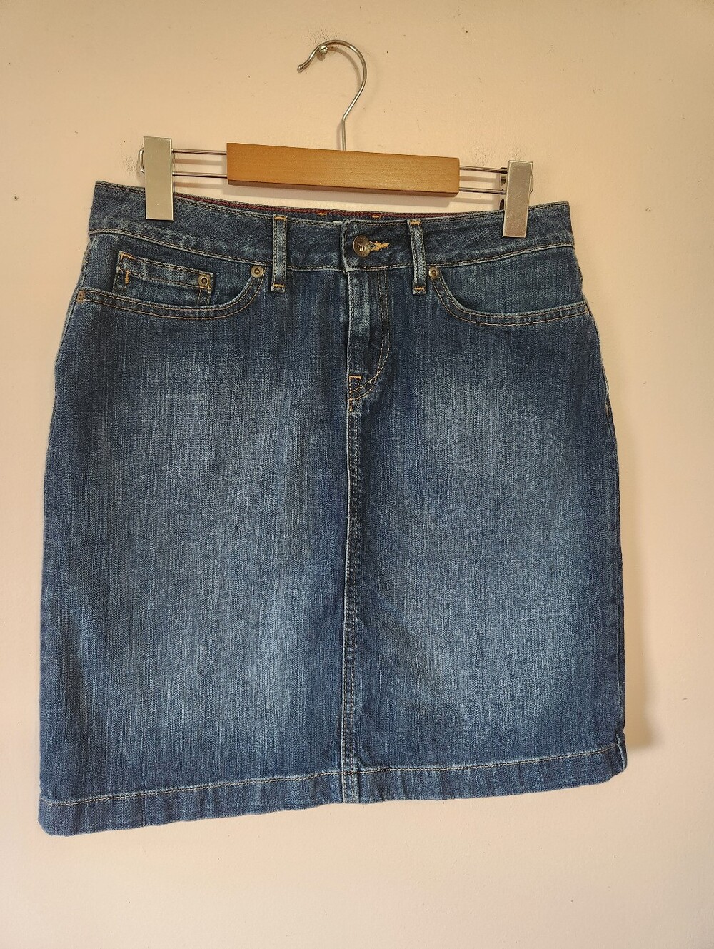 L.L. Bean Favorite Fit Denim Mini Skirt Medium Wash Size 4 Petite EUC